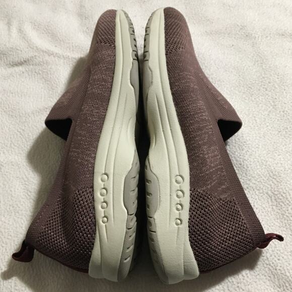 Easy Spirit maroon lightweight casual flats AMAZING condition 8.5 - Picture 4 of 9
